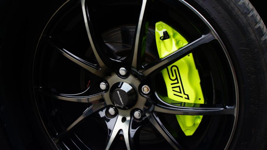 インプレッサ　キャリパー塗装＆ローター加工　COLOR:#1116 Acid green　加工Type:C6S