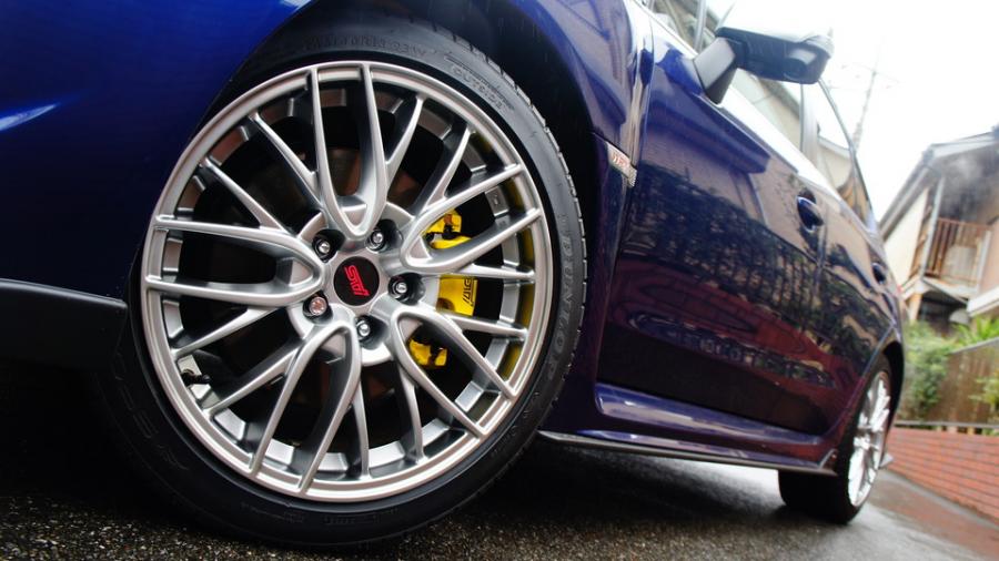 キャリパー塗装施工事例：スバルS4　キャリパー塗装　COLOR:#020 hawaiian passion yellow IMG70_1656_ip8zHs_sub3.jpg