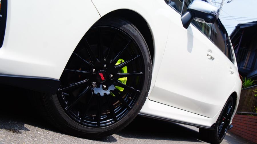 キャリパー塗装施工事例：スバルレヴォーグ　キャリパー塗装　COLOR:#1116 Acid green IMG70_1818_S9YiTw_sub3.jpg