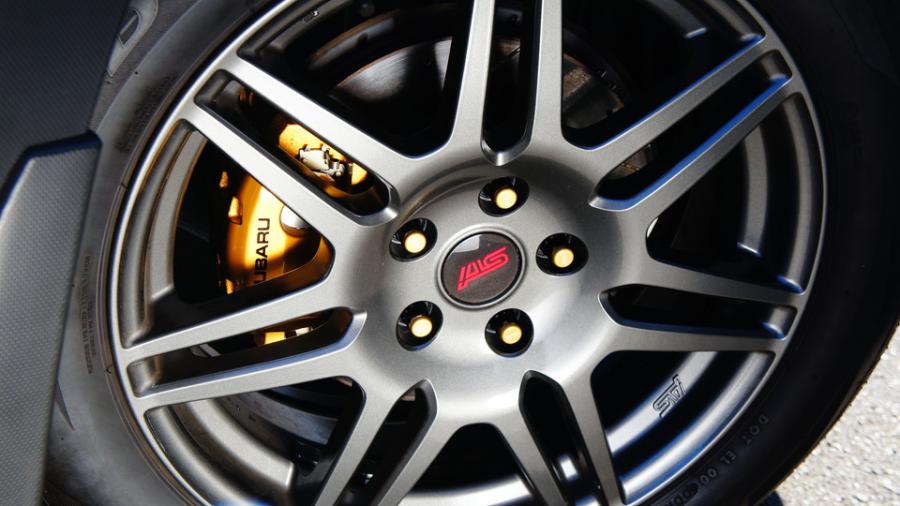 キャリパー塗装施工事例：フォレスター　キャリパー塗装COLOR:#003 Tokyo midnight gold　ローター加工Type:6SD　ディクセルMタイプパット前後装着 IMG70_1928_x4eccs_sub3.jpg