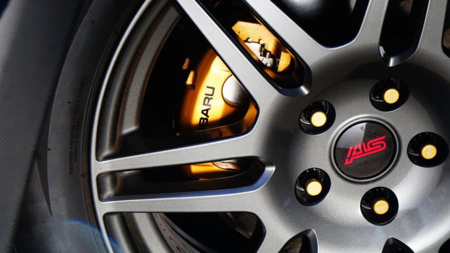 キャリパー塗装施工事例：フォレスター　キャリパー塗装COLOR:#003 Tokyo midnight gold　ローター加工Type:6SD　ディクセルMタイプパット前後装着 IMG70_1928_x4eccs_sub5.jpg