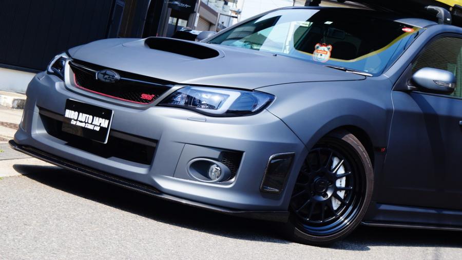 インプレッサ　キャリパー塗装COLOR:#007 Premium whitepearl　ローター塗装COLOR:#005 Deep coal black