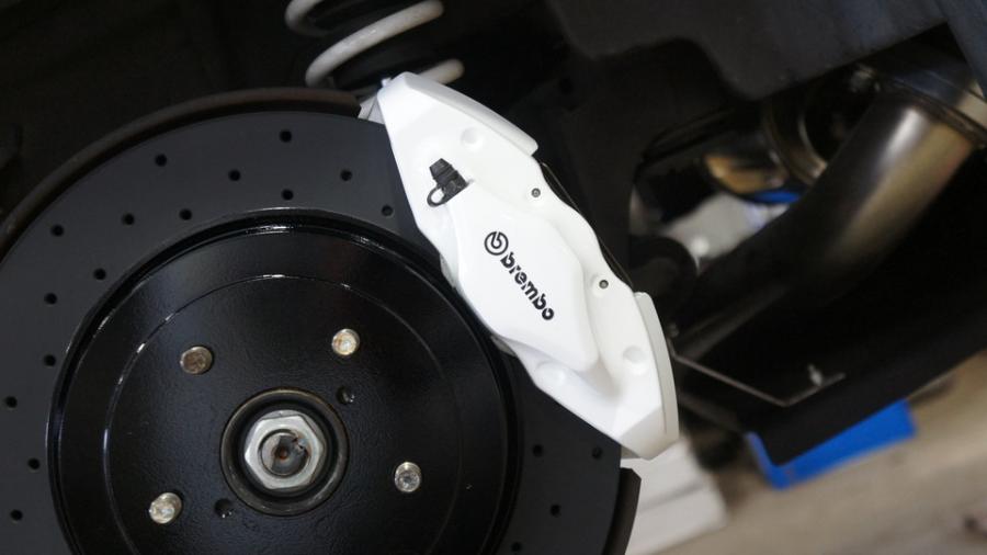 キャリパー塗装施工事例：インプレッサ　キャリパー塗装COLOR:#007 Premium whitepearl　ローター塗装COLOR:#005 Deep coal black IMG70_1951_MXOpUj_sub2.jpg