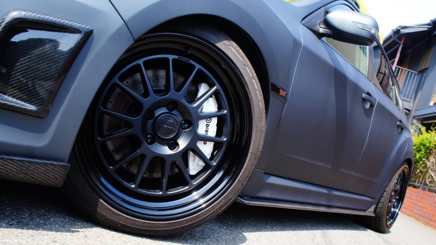 キャリパー塗装施工事例：インプレッサ　キャリパー塗装COLOR:#007 Premium whitepearl　ローター塗装COLOR:#005 Deep coal black IMG70_1951_MXOpUj_sub4.jpg