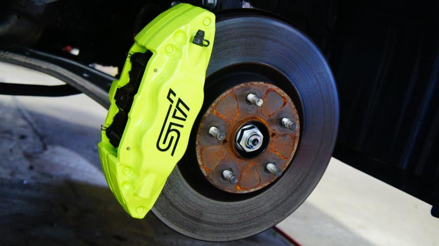 キャリパー塗装施工事例：スバルWRX STI　キャリパー塗装COLOR:#1116 Acid green IMG70_2013_fhzL1z_sub1.jpg