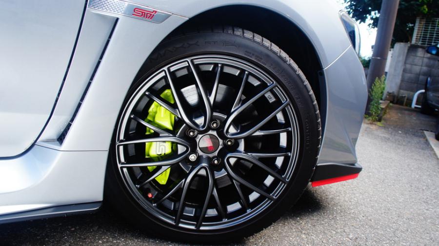 キャリパー塗装施工事例：スバルWRX STI　キャリパー塗装COLOR:#1116 Acid green IMG70_2013_fhzL1z_sub5.jpg