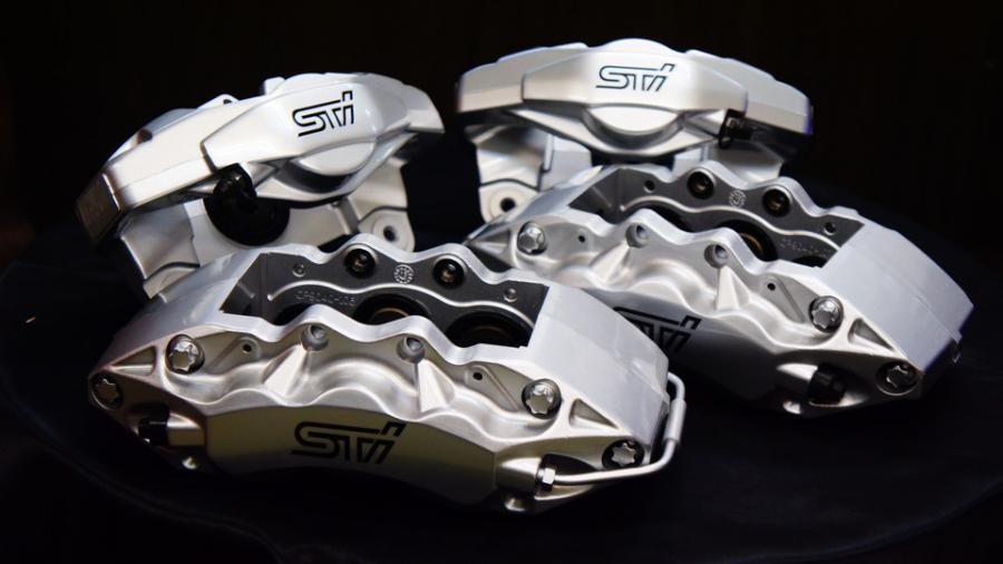 スバルSTI　キャリパー塗装COOR:#052 Premium platinum silver