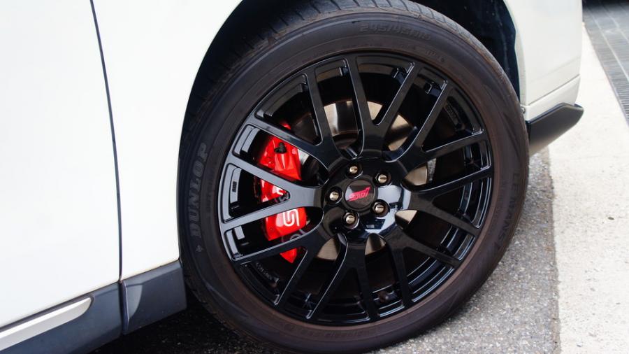 キャリパー塗装施工事例：スバルフォレスターSTI　キャリパー塗装COLOR:#001 Italian losso solid IMG70_2146_Qs2R6h_sub5.jpg