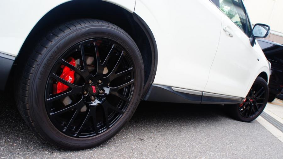 キャリパー塗装施工事例：スバルフォレスターSTI　キャリパー塗装COLOR:#001 Italian losso solid IMG70_2146_Qs2R6h_sub6.jpg