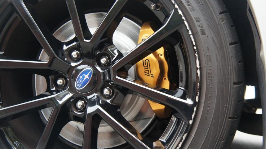 キャリパー塗装施工事例：スバルインプレッサSTI　キャリパー塗装　COLOR:#003 Tokyo midnight gold IMG70_2156_cPKmEq_sub6.jpg