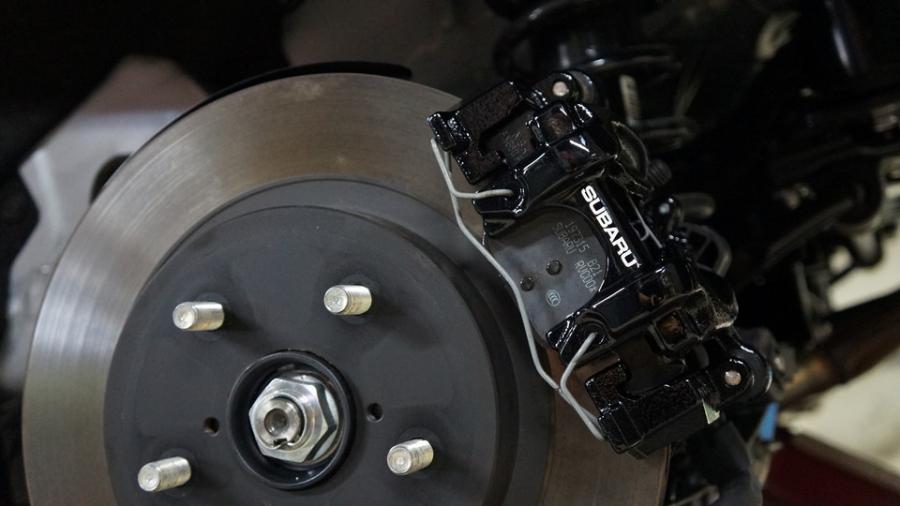 キャリパー塗装施工事例：レヴォーグ　キャリパー塗装COLOR:#005 Deep coal black IMG70_2356_dgKBBX_sub2.jpg