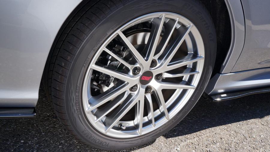 キャリパー塗装施工事例：レヴォーグ　キャリパー塗装COLOR:#005 Deep coal black IMG70_2356_dgKBBX_sub5.jpg