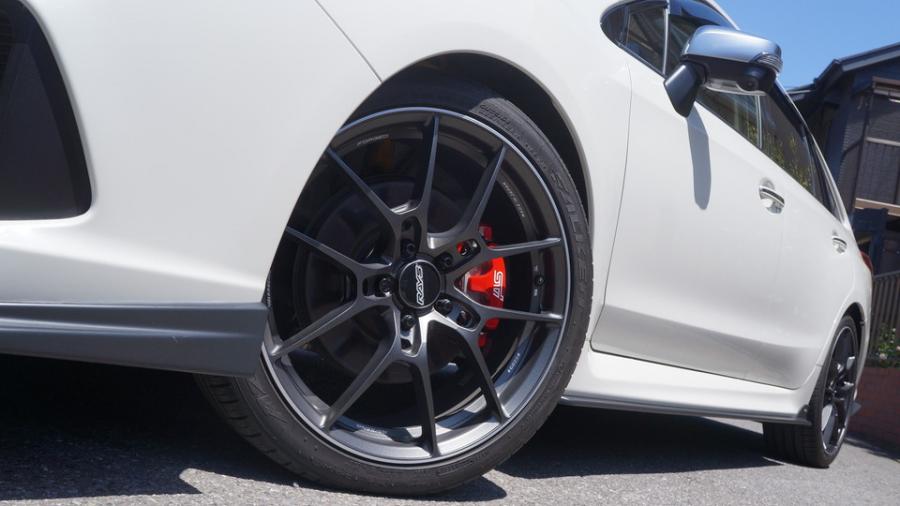 キャリパー塗装施工事例：スバルレヴォーク　キャリパー塗装COLOR:#001 Italian losso solid IMG70_2378_wOgCXA_sub3.jpg