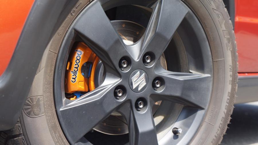 キャリパー塗装施工事例：スズキ・SX４　キャリパー塗装　COLOR：#030 Royal art pearl orange gold IMG71_1458_2d4Phl_sub3.jpg