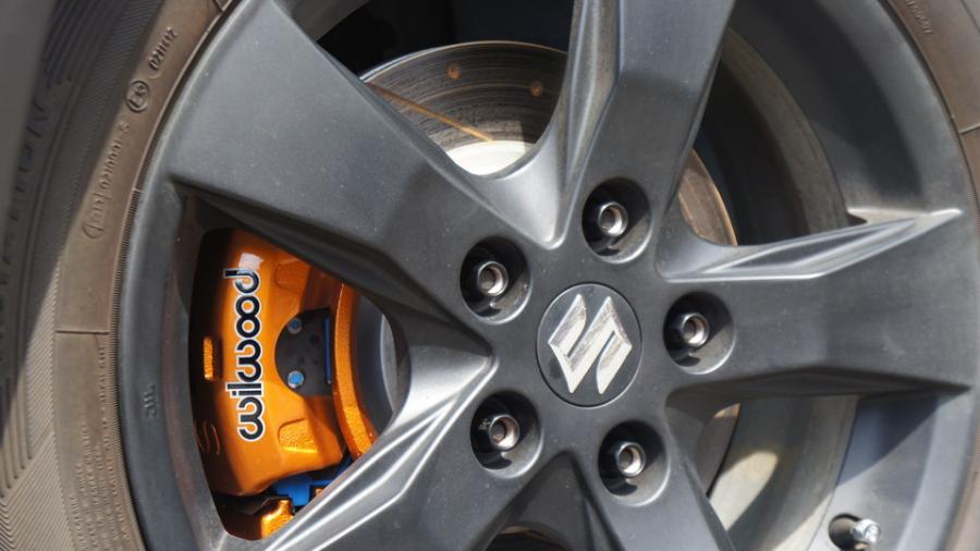 キャリパー塗装施工事例：スズキ・SX４　キャリパー塗装　COLOR：#030 Royal art pearl orange gold IMG71_1458_2d4Phl_sub4.jpg