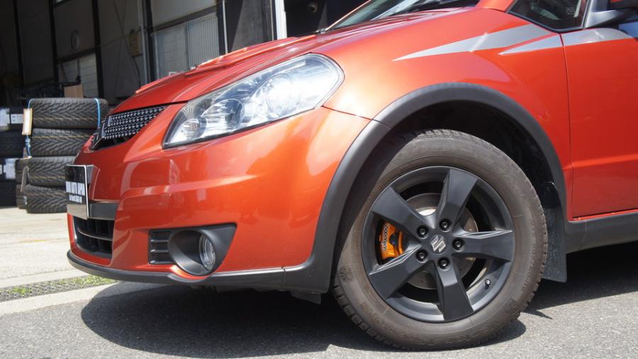 キャリパー塗装施工事例：スズキ・SX４　キャリパー塗装　COLOR：#030 Royal art pearl orange gold IMG71_1458_2d4Phl_sub5.jpg