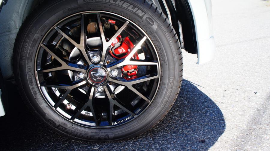 キャリパー塗装施工事例：スズキワゴンＲ　キャリパー塗装COLOR::#010 premiun rouge candy red　ローター塗装COLOR:#003 Tokyo midnight gold IMG71_1970_IMiWS6_sub2.jpg