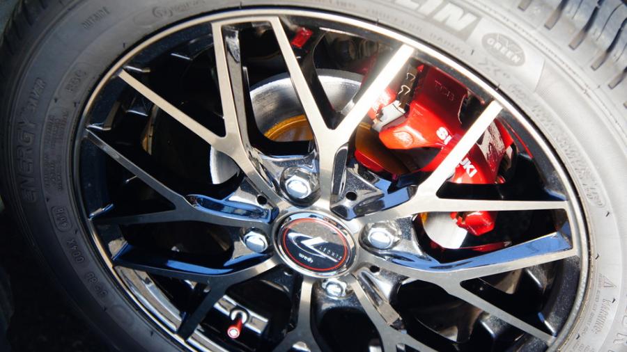 キャリパー塗装施工事例：スズキワゴンＲ　キャリパー塗装COLOR::#010 premiun rouge candy red　ローター塗装COLOR:#003 Tokyo midnight gold IMG71_1970_IMiWS6_sub3.jpg