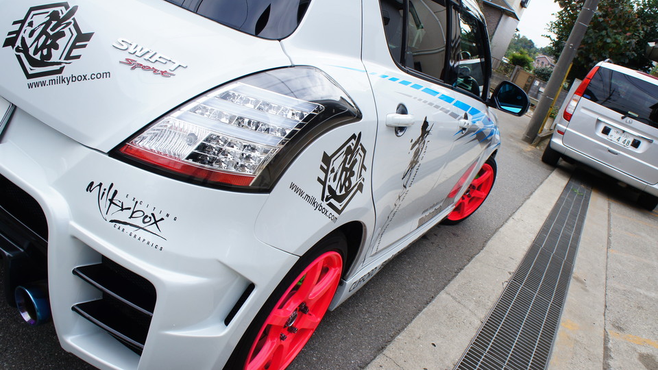 キャリパー塗装施工事例：スイフト　キャリパー塗装 COLOR：#1113monster green&monster Blue IMG71_905_R9eKlx_sub9.jpg