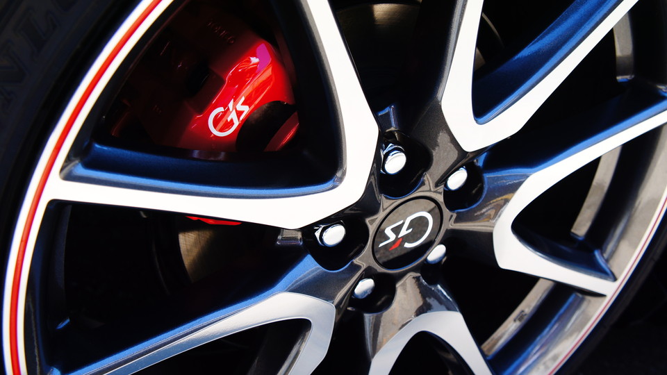 キャリパー塗装施工事例：トヨタプリウス純正キャリパー塗装　ＣＯＬＯＲ：#001 Italian losso solid IMG72_1047_fbNjnh_sub7.jpg