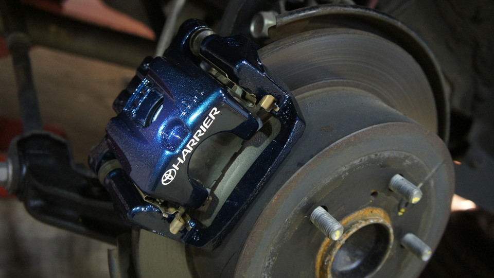 キャリパー塗装施工事例：ハリアー純正キャリパー塗装　COLOR：#062 sapphire deep blue pearl IMG72_1061_eawGb9_sub1.jpg