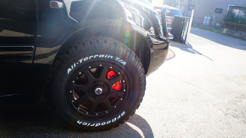 トヨタクルーガー純正キャリパー塗装　ＣＯＬＯＲ：アシンメトリー蛍光シリーズ（マゼンダ・イエロー）