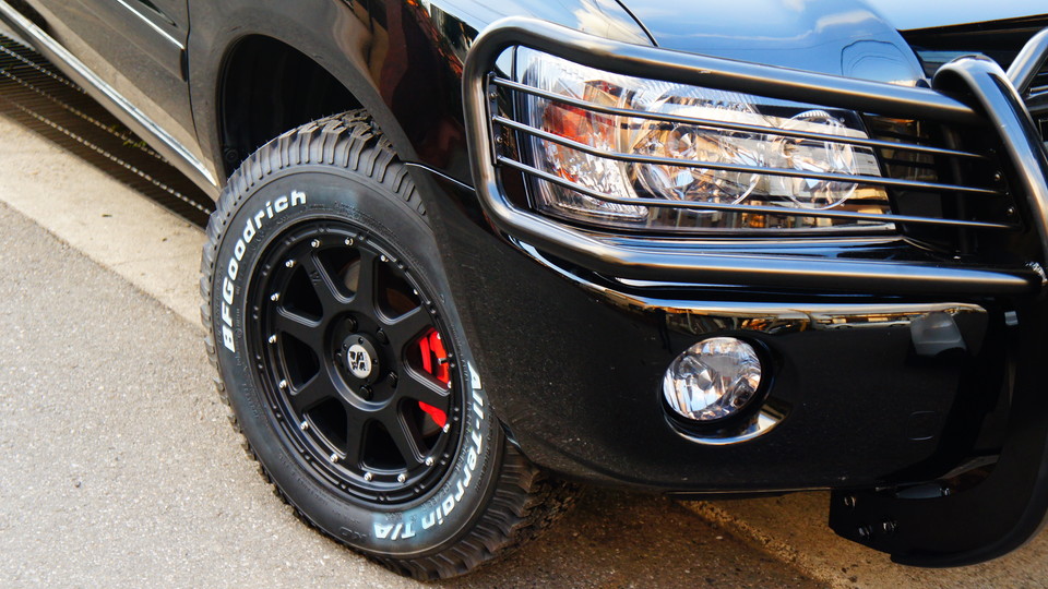 キャリパー塗装施工事例：トヨタクルーガー純正キャリパー塗装　ＣＯＬＯＲ：アシンメトリー蛍光シリーズ（マゼンダ・イエロー） IMG72_1193_paTZwP_sub4.jpg