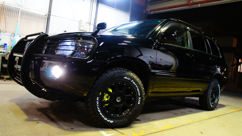 キャリパー塗装施工事例：トヨタクルーガー純正キャリパー塗装　ＣＯＬＯＲ：アシンメトリー蛍光シリーズ（マゼンダ・イエロー） IMG72_1193_paTZwP_sub5.jpg