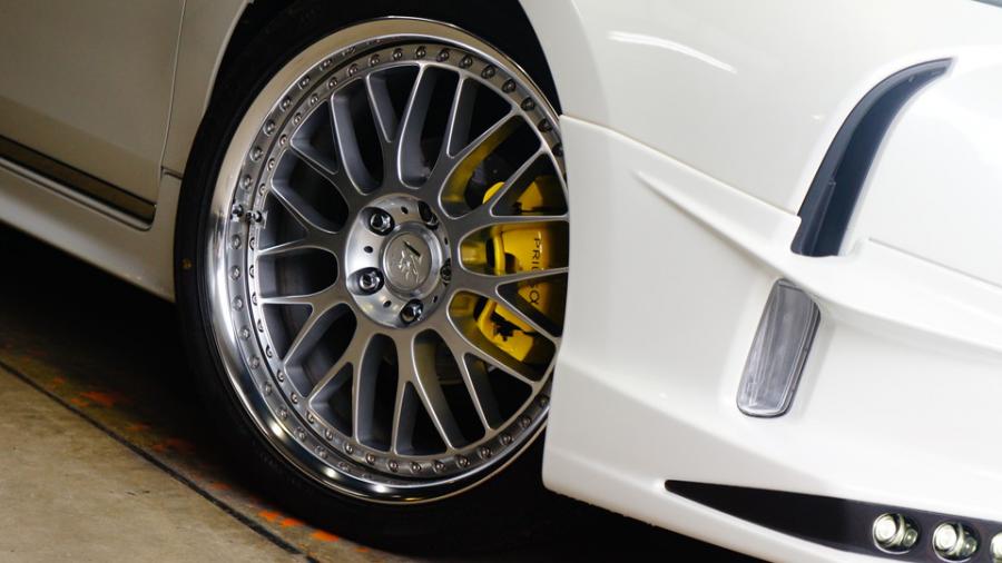 キャリパー塗装施工事例：プリウスα　キャリパー塗装＆ローター加工　COLOR：#020 hawaiian passion yellow　加工Type：DDP IMG72_1437_ceeZ9x_sub4.jpg