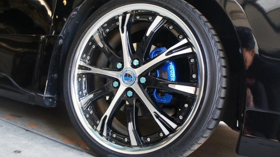 キャリパー塗装施工事例：トヨタヴォクシーVOXY　キャリパー塗装　COLOR：#1115 Deep marine blue IMG72_1442_ifm5MZ_sub5.jpg