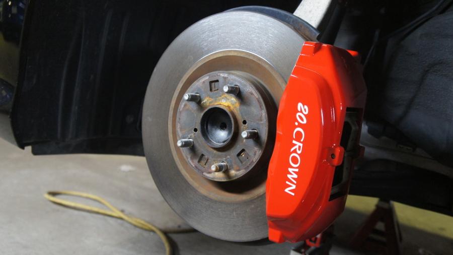 キャリパー塗装施工事例：トヨタクラウン　キャリパー塗装　COLOR:#001 Italian losso solid IMG72_1524_YwhBwv_sub1.jpg