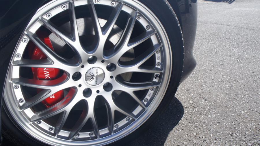 キャリパー塗装施工事例：トヨタクラウン　キャリパー塗装　COLOR:#001 Italian losso solid IMG72_1524_YwhBwv_sub6.jpg