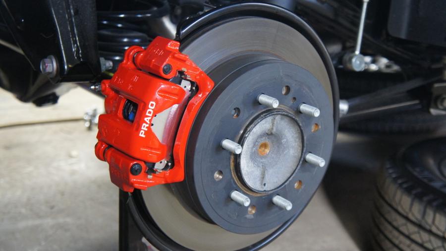 キャリパー塗装施工事例：ランドクルーザープラド　キャリパー塗装　COLOR:#1112 Racing red IMG72_1540_iowzRh_sub1.jpg
