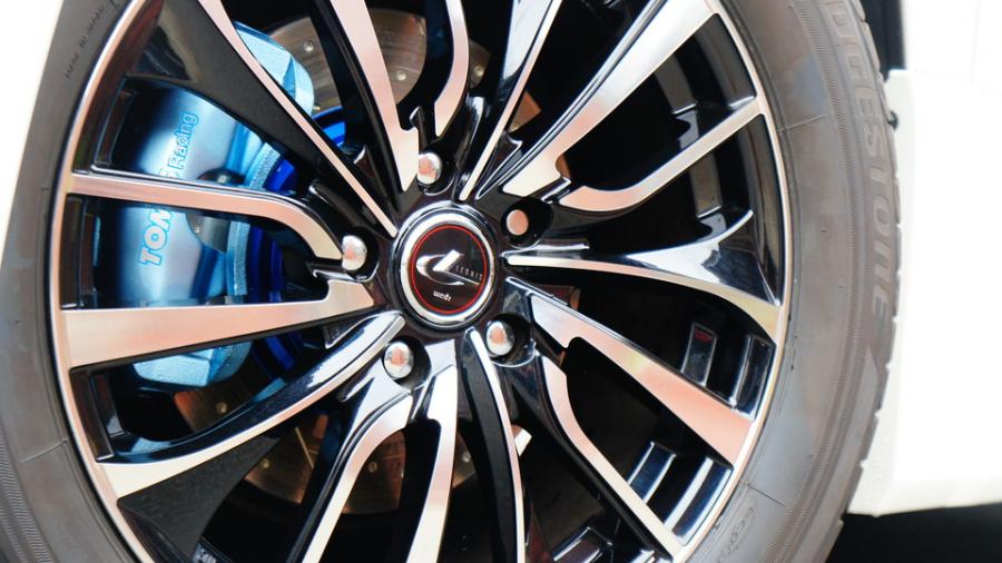 キャリパー塗装施工事例：トヨタヴェルファイア　キャリパー塗装＆ローター塗装　COLOR:#1109 Transparent aqua blue metallic＆#1115 Deep marine blue　ローター加工Type:DP IMG72_1596_Us0Ztn_sub4.jpg