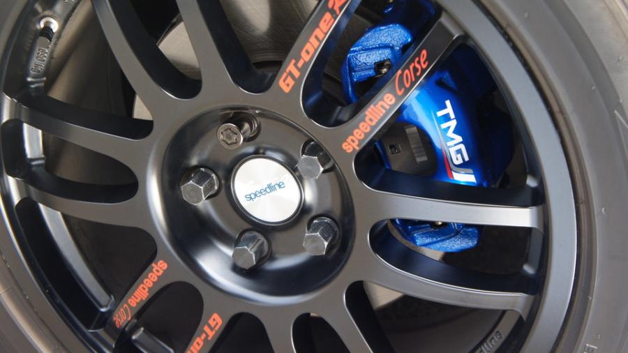 キャリパー塗装施工事例：トヨタCH-R　キャリパー塗装　COLOR:#1115 Deep marine blue IMG72_1602_SQFr25_sub3.jpg