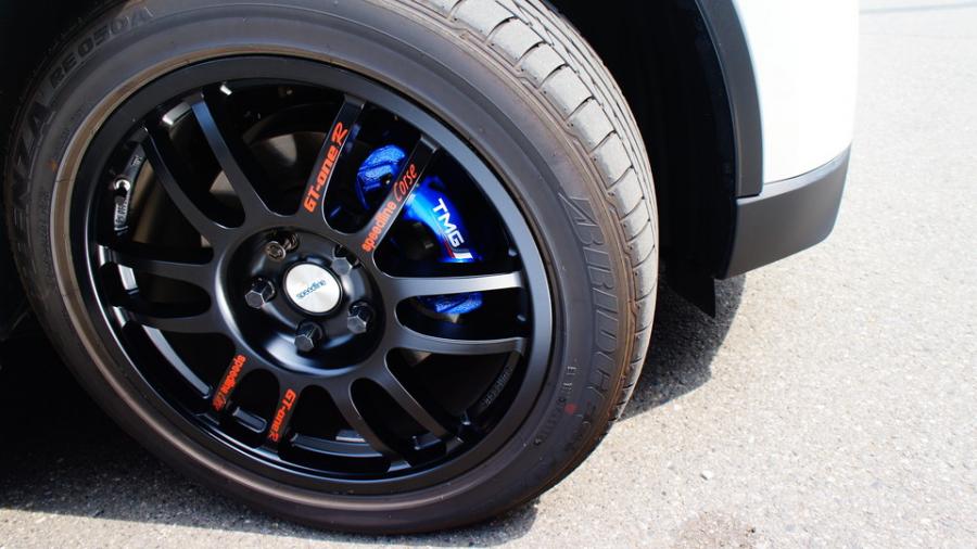 キャリパー塗装施工事例：トヨタCH-R　キャリパー塗装　COLOR:#1115 Deep marine blue IMG72_1602_SQFr25_sub4.jpg