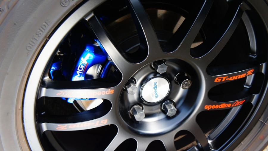 キャリパー塗装施工事例：トヨタCH-R　キャリパー塗装　COLOR:#1115 Deep marine blue IMG72_1602_SQFr25_sub5.jpg