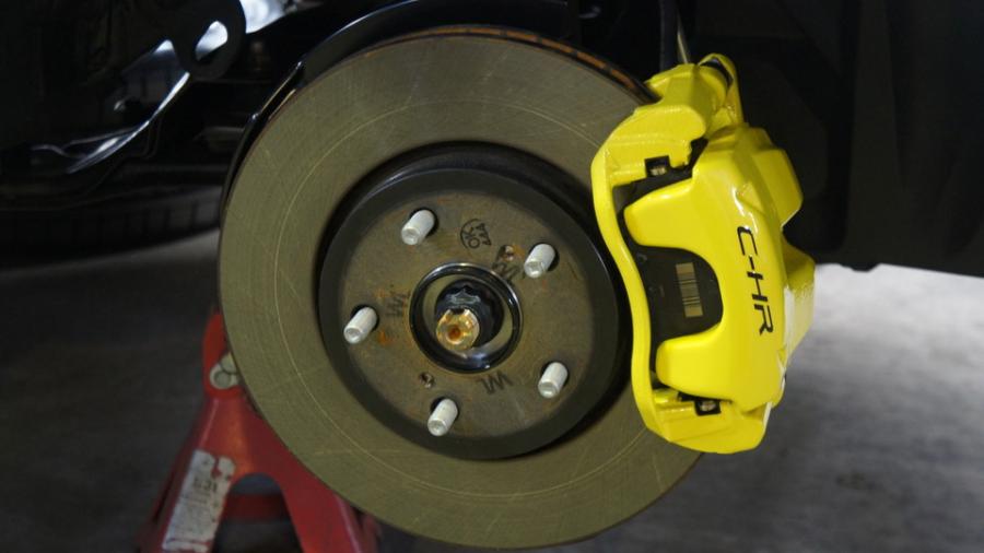 キャリパー塗装施工事例：トヨタCH-R　キャリパー塗装　COLOR:#020 hawaiian passion yellow IMG72_1653_1hgCIn_sub1.jpg
