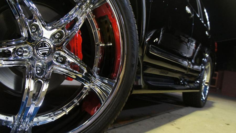 キャリパー塗装施工事例：ランドクルーザー　キャリパー塗装　COLOR:#001 Italian losso solid IMG72_1679_gxC1zk_sub4.jpg