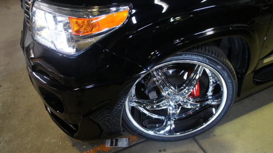 キャリパー塗装施工事例：ランドクルーザー　キャリパー塗装　COLOR:#001 Italian losso solid IMG72_1679_gxC1zk_sub5.jpg