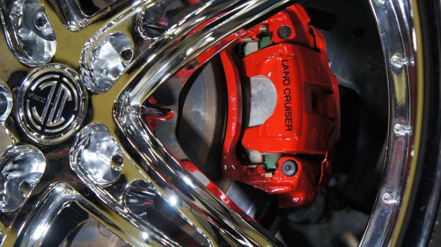 キャリパー塗装施工事例：ランドクルーザー　キャリパー塗装　COLOR:#001 Italian losso solid IMG72_1679_gxC1zk_sub6.jpg