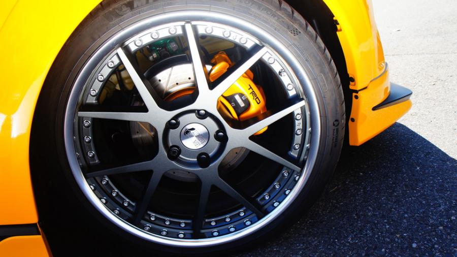 キャリパー塗装施工事例：トヨタCH-R　キャリパー塗装ローター塗装　COLOR:#021 california sunshinne yellow　ローター加工Type:DS4 IMG72_1882_onZmqC_sub4.jpg