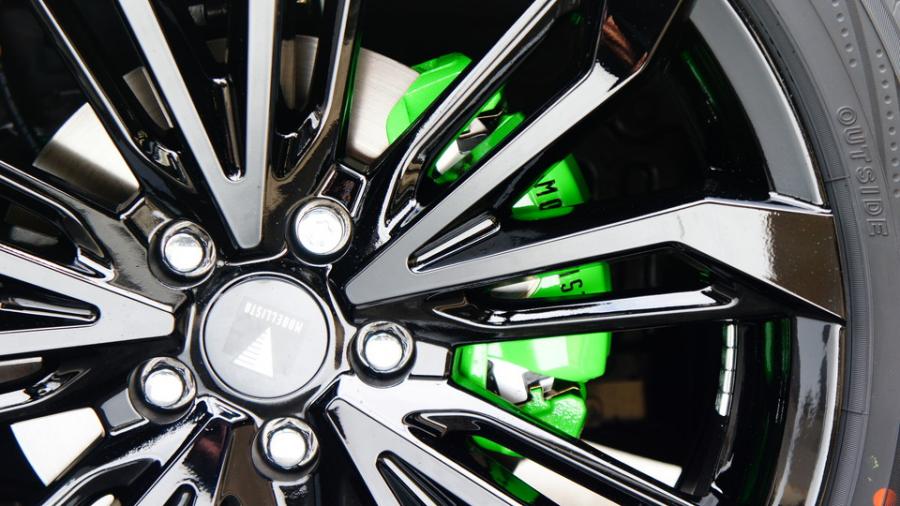 キャリパー塗装施工事例：アルファード　キャリパー塗装COLOR:#1113 Monster green　ホイール塗装：グロスブラック IMG72_1927_OMDurD_sub4.jpg