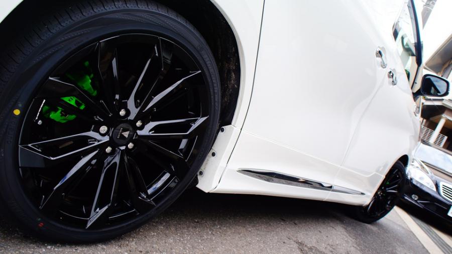 キャリパー塗装施工事例：アルファード　キャリパー塗装COLOR:#1113 Monster green　ホイール塗装：グロスブラック IMG72_1927_OMDurD_sub6.jpg