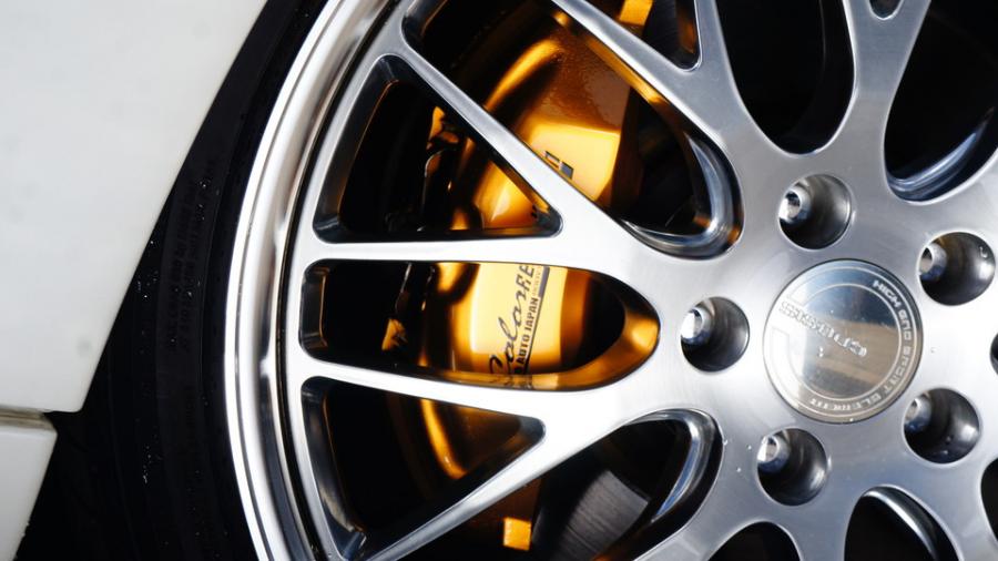 キャリパー塗装施工事例：セルシオ30　キャリパー塗装COLOR:#003 Tokyo midnight gold IMG72_1957_5DgwwJ_sub6.jpg