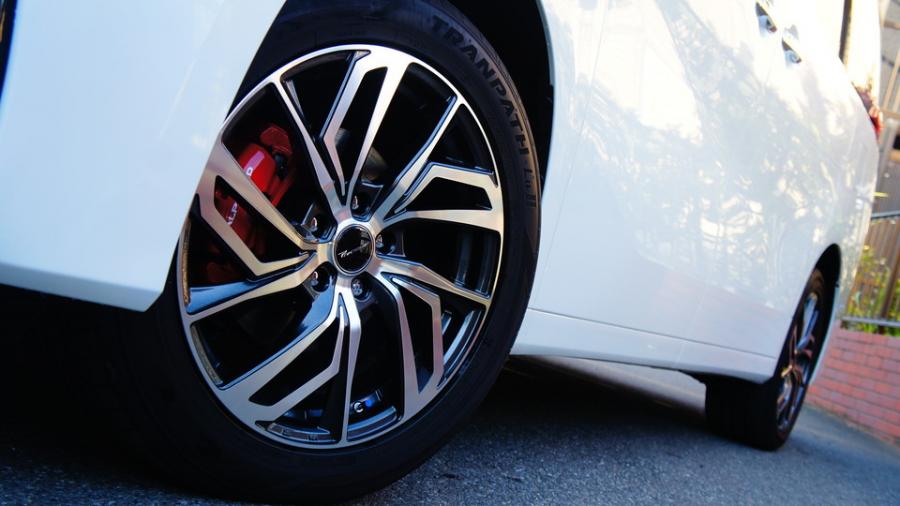 キャリパー塗装施工事例：アルファード　キャリパー塗装COLOR:#1112 Racing red IMG72_1966_bZsWua_sub1.jpg