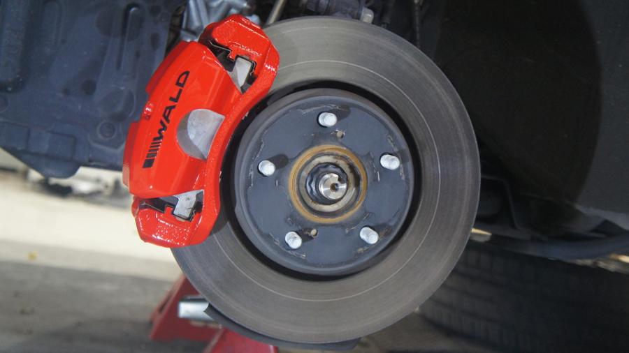 キャリパー塗装施工事例：アルファード　キャリパー塗装COLOR:#001 Italian losso solid IMG72_2010_IN1d41_sub1.jpg