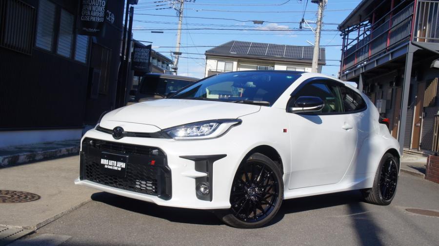 キャリパー塗装施工事例：トヨタGRヤリス　キャリパー塗装COLOR:#005 Deep coal black　パット表面同色塗装 IMG72_2085_zjXgXX_sub2.jpg