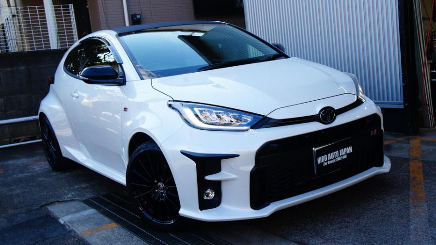 キャリパー塗装施工事例：トヨタGRヤリス　キャリパー塗装COLOR:#005 Deep coal black　パット表面同色塗装 IMG72_2085_zjXgXX_sub7.jpg