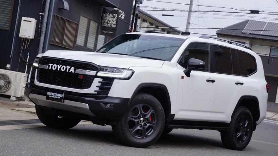 ランクル300GRスポーツ　キャリパー塗装COLOR:#001 Italian losso solid